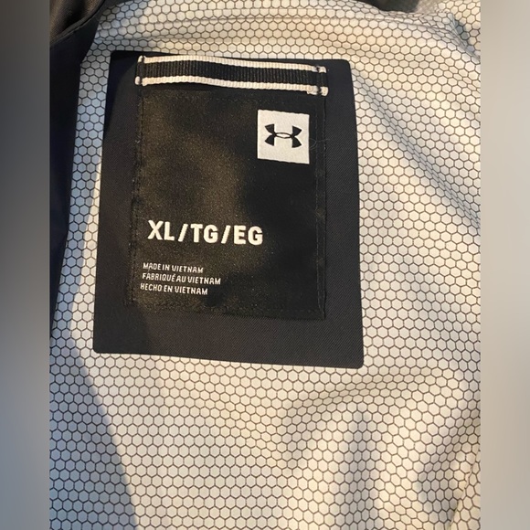 EUC UNDER ARMOUR STORM PROOF HOODED WINDBREAKER JACKET SIZE XL IN BLACK - Picture 6 of 8